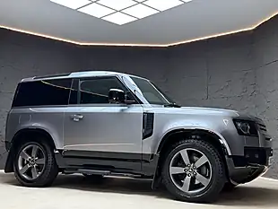 Used 2022 Land Rover Defender X-Dynamic Hse Grey - Interior and Exterior details 9