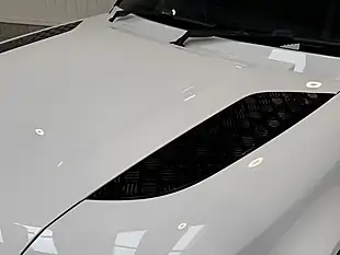 Used 2022 Land Rover Defender X-Dynamic Se Fuji White - Interior and Exterior details 11