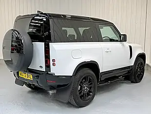 Used 2022 Land Rover Defender X-Dynamic Se Fuji White - Interior and Exterior details 6