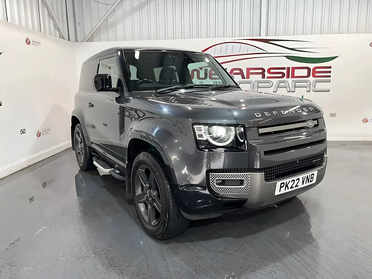 Used 2022 Land Rover Defender X-Dynamic Se Grey - Front View
