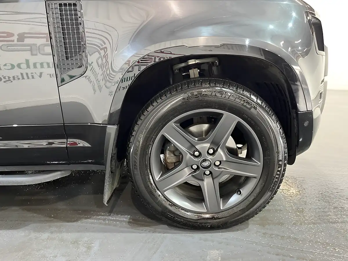 Used 2022 Land Rover Defender X-Dynamic Se Grey - Interior and Exterior details 10
