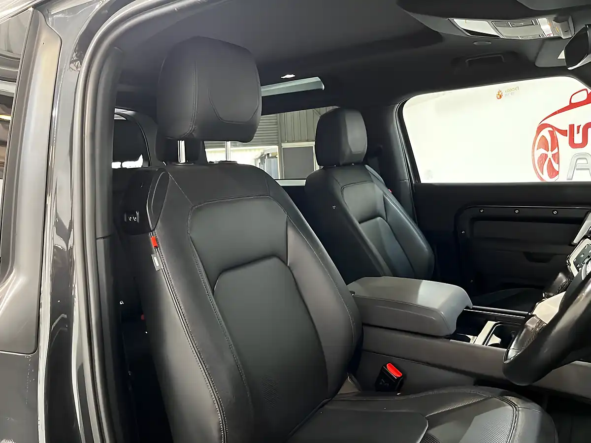 Used 2022 Land Rover Defender X-Dynamic Se Grey - Interior and Exterior details 15