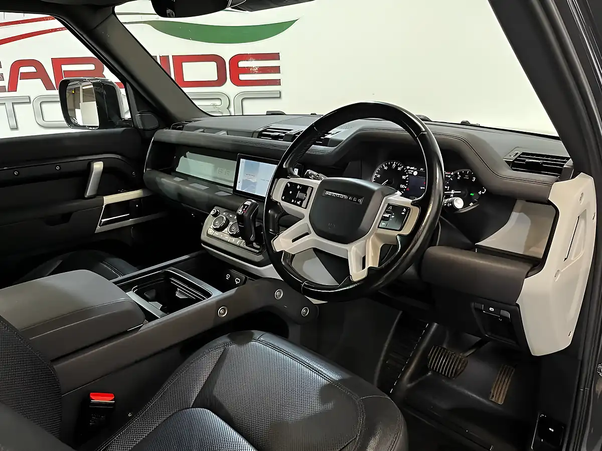 Used 2022 Land Rover Defender X-Dynamic Se Grey - Interior and Exterior details 17