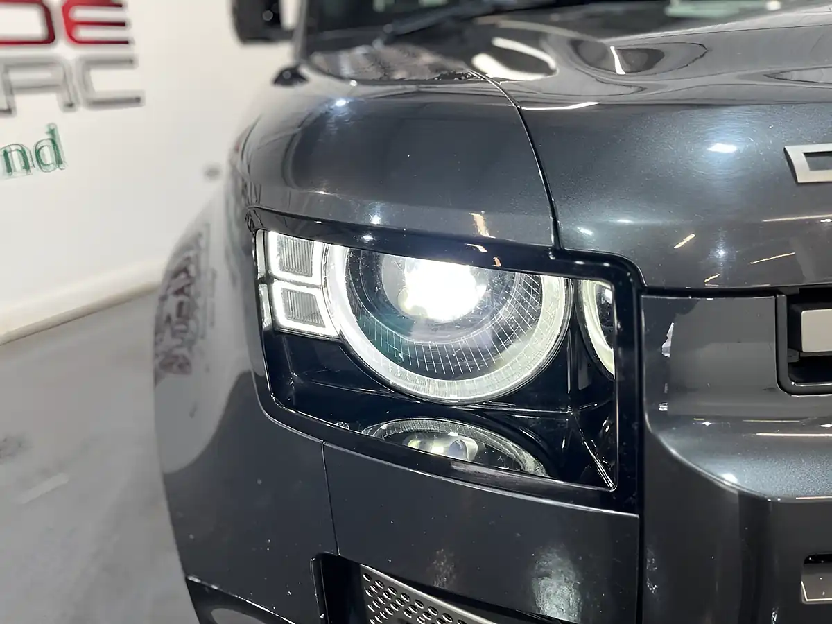 Used 2022 Land Rover Defender X-Dynamic Se Grey - Interior and Exterior details 8