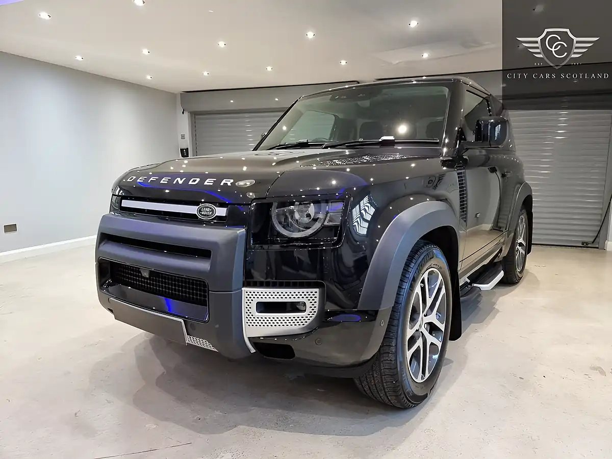 Used 2022 Land Rover Defender Xs Edition Black - Front View