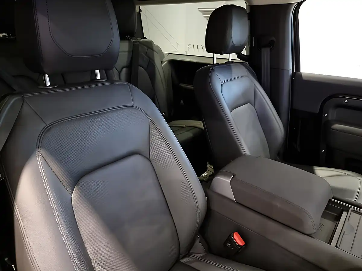 Used 2022 Land Rover Defender Xs Edition Black - Interior and Exterior details 12