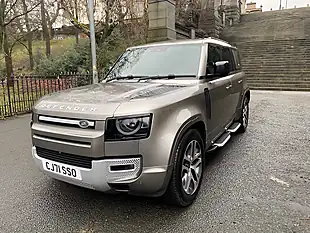 Used 2022 Land Rover Defender Xs Edition Silicon Silver - Interior and Exterior details 14