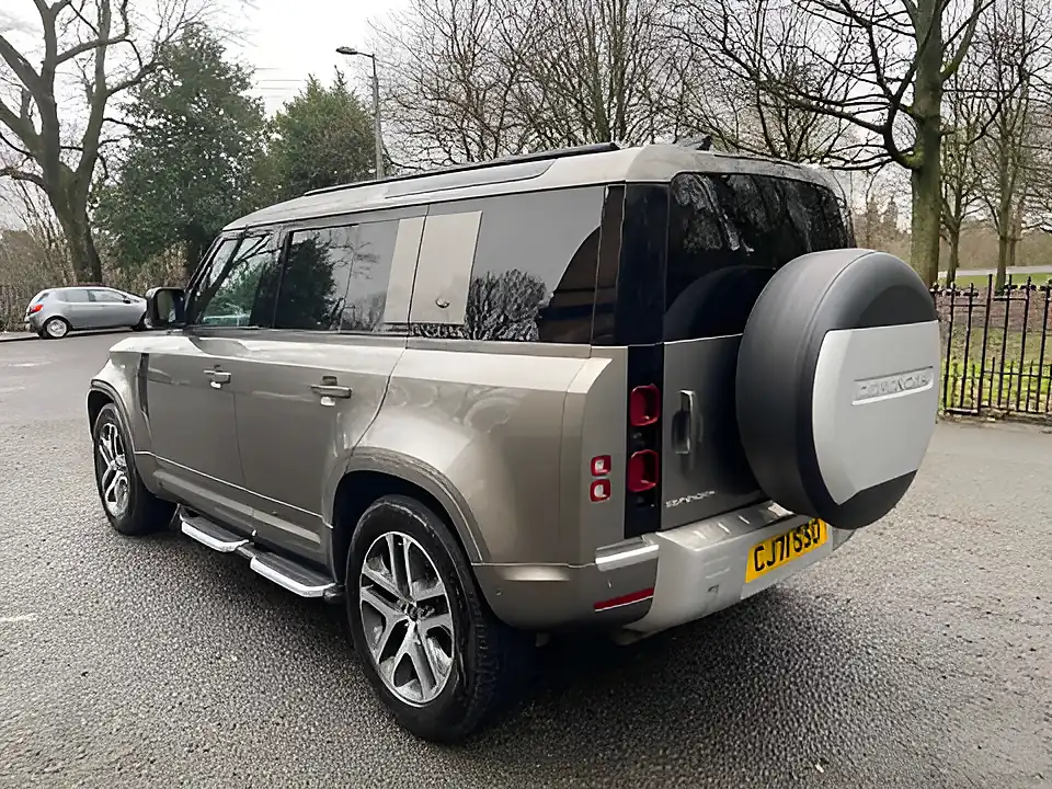 Used 2022 Land Rover Defender Xs Edition Silicon Silver - Interior and Exterior details 16