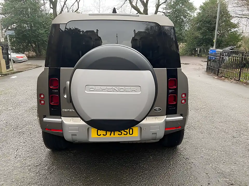 Used 2022 Land Rover Defender Xs Edition Silicon Silver - Interior and Exterior details 18