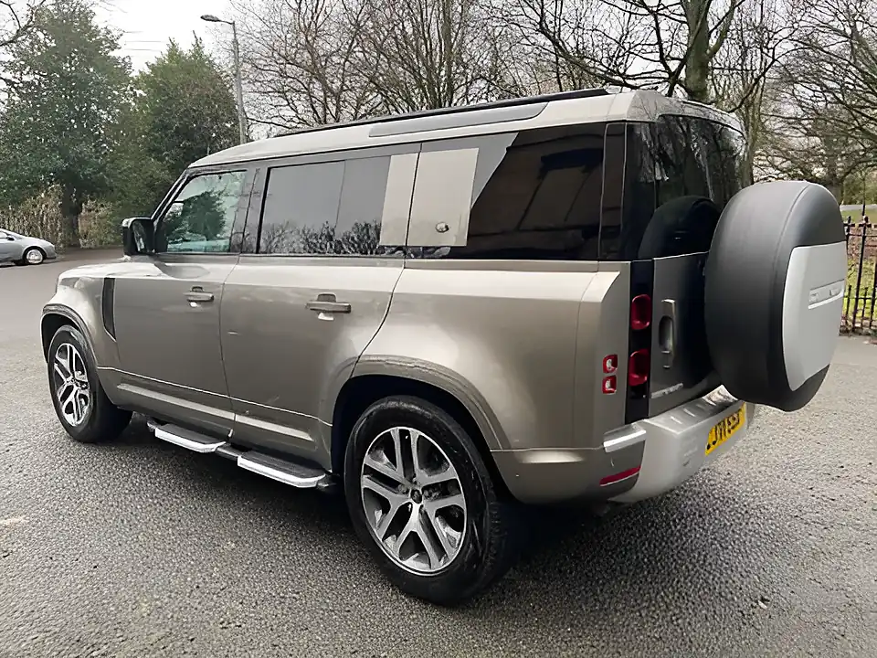 Used 2022 Land Rover Defender Xs Edition Silicon Silver - Interior and Exterior details 3