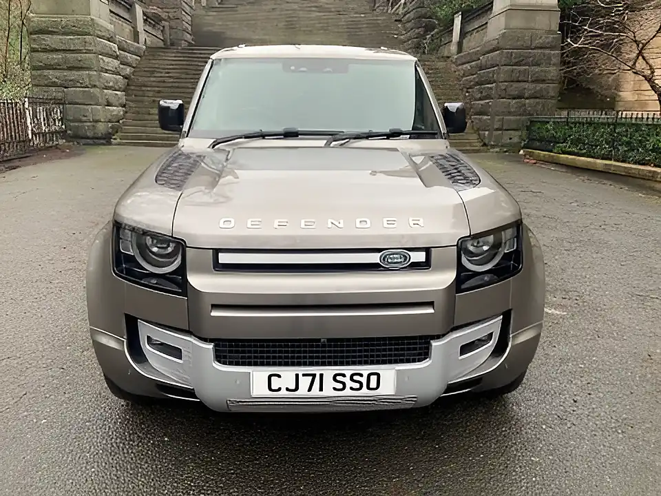 Used 2022 Land Rover Defender Xs Edition Silicon Silver - Interior and Exterior details 4