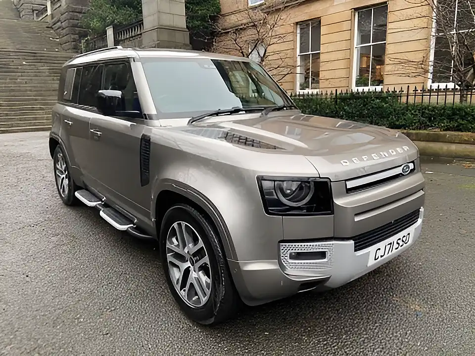 Used 2022 Land Rover Defender Xs Edition Silicon Silver - Interior and Exterior details 5