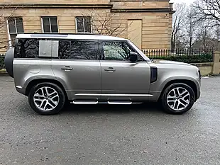 Used 2022 Land Rover Defender Xs Edition Silicon Silver - Interior and Exterior details 6