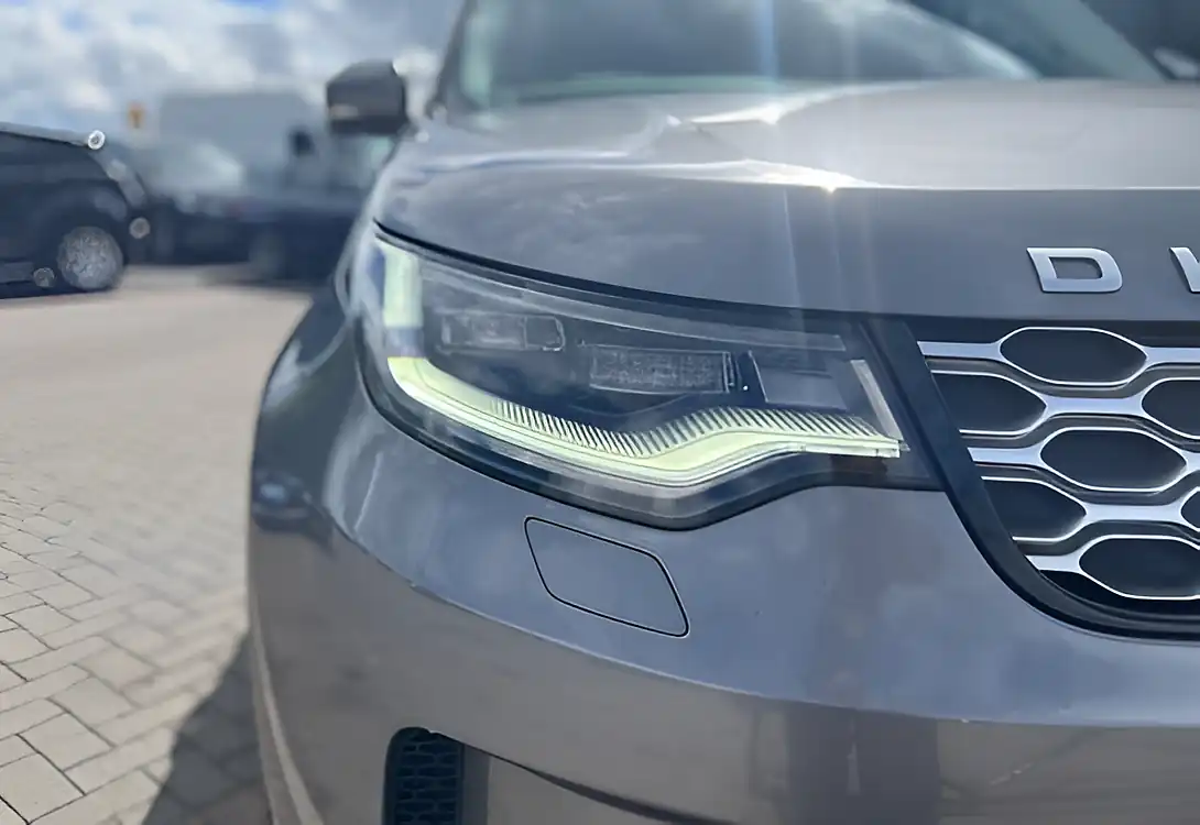 Used 2022 Land Rover Discovery Hse Eiger Grey/Black Roof - Interior and Exterior details 10