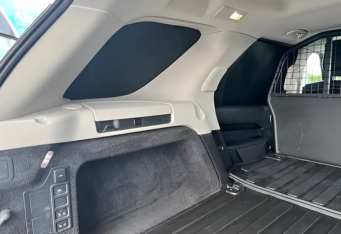 Used 2022 Land Rover Discovery Hse Eiger Grey/Black Roof - Interior and Exterior details 18
