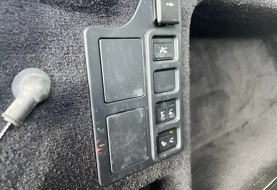 Used 2022 Land Rover Discovery Hse Eiger Grey/Black Roof - Interior and Exterior details 19