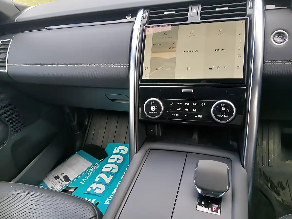 Used 2022 Land Rover Discovery R-Dynamic Hse Black - Interior and Exterior details 11