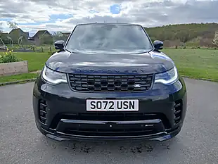 Used 2022 Land Rover Discovery R-Dynamic Hse Black - Interior and Exterior details 2