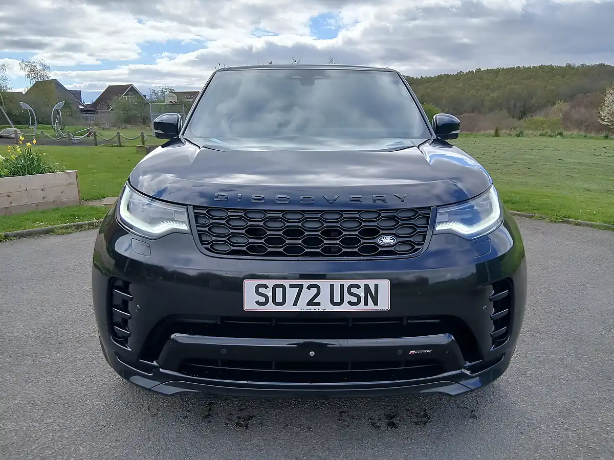Used 2022 Land Rover Discovery R-Dynamic Hse Black - Interior and Exterior details 2