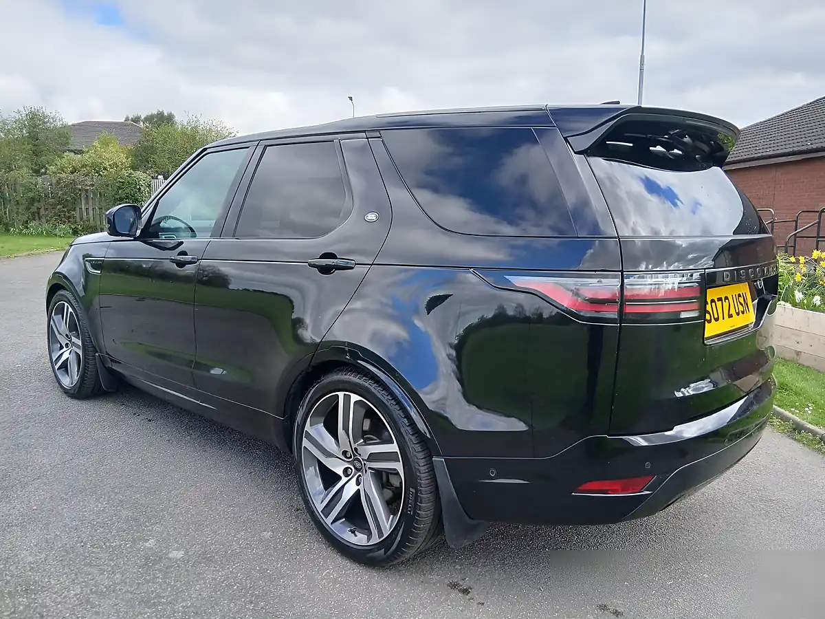 Used 2022 Land Rover Discovery R-Dynamic Hse Black - Interior and Exterior details 7