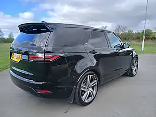 Used 2022 Land Rover Discovery R-Dynamic Hse Black - Interior and Exterior details 8