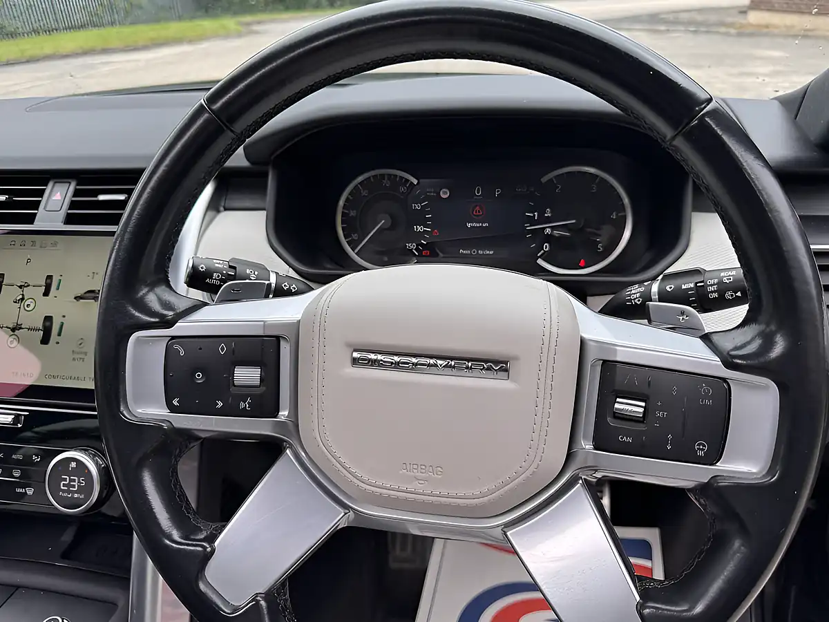 Used 2022 Land Rover Discovery R-Dynamic Hse Santorini Black Metallic - Interior and Exterior details 13