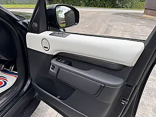Used 2022 Land Rover Discovery R-Dynamic Hse Santorini Black Metallic - Interior and Exterior details 14