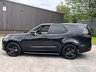 Used 2022 Land Rover Discovery R-Dynamic Hse Santorini Black Metallic - Interior and Exterior details 4