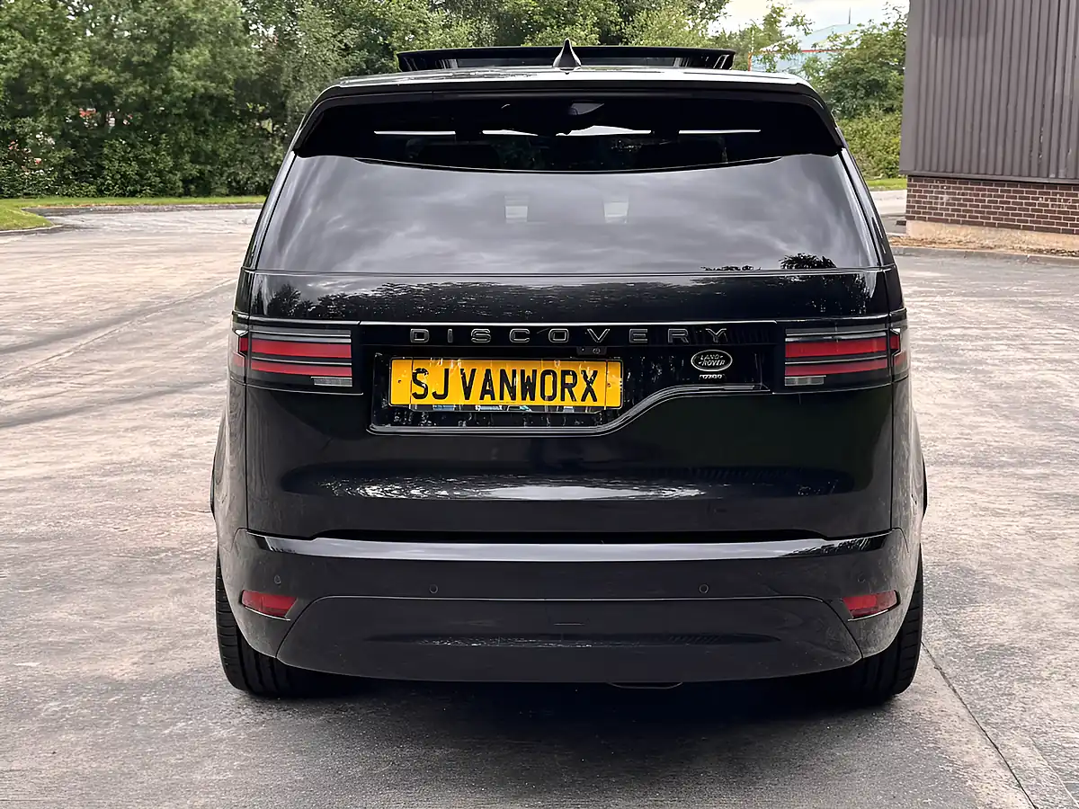 Used 2022 Land Rover Discovery R-Dynamic Hse Santorini Black Metallic - Interior and Exterior details 5