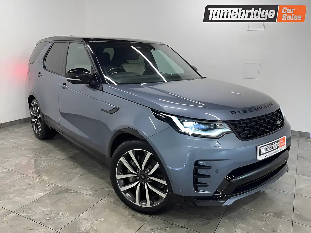 Used 2022 Land Rover Discovery R-Dynamic Se Blue - Front View