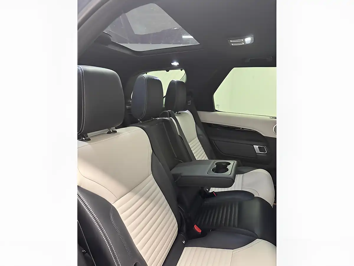 Used 2022 Land Rover Discovery R-Dynamic Se Blue - Interior and Exterior details 13