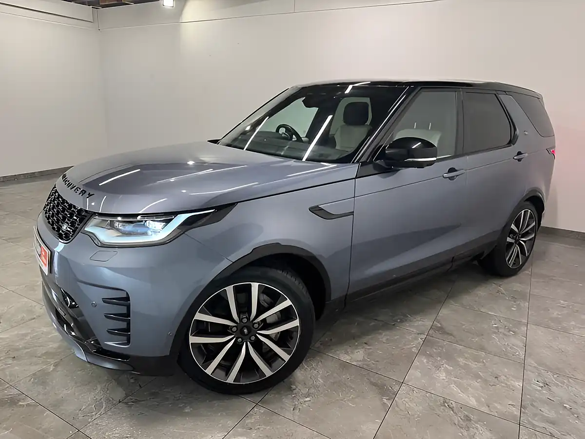 Used 2022 Land Rover Discovery R-Dynamic Se Blue - Interior and Exterior details 4