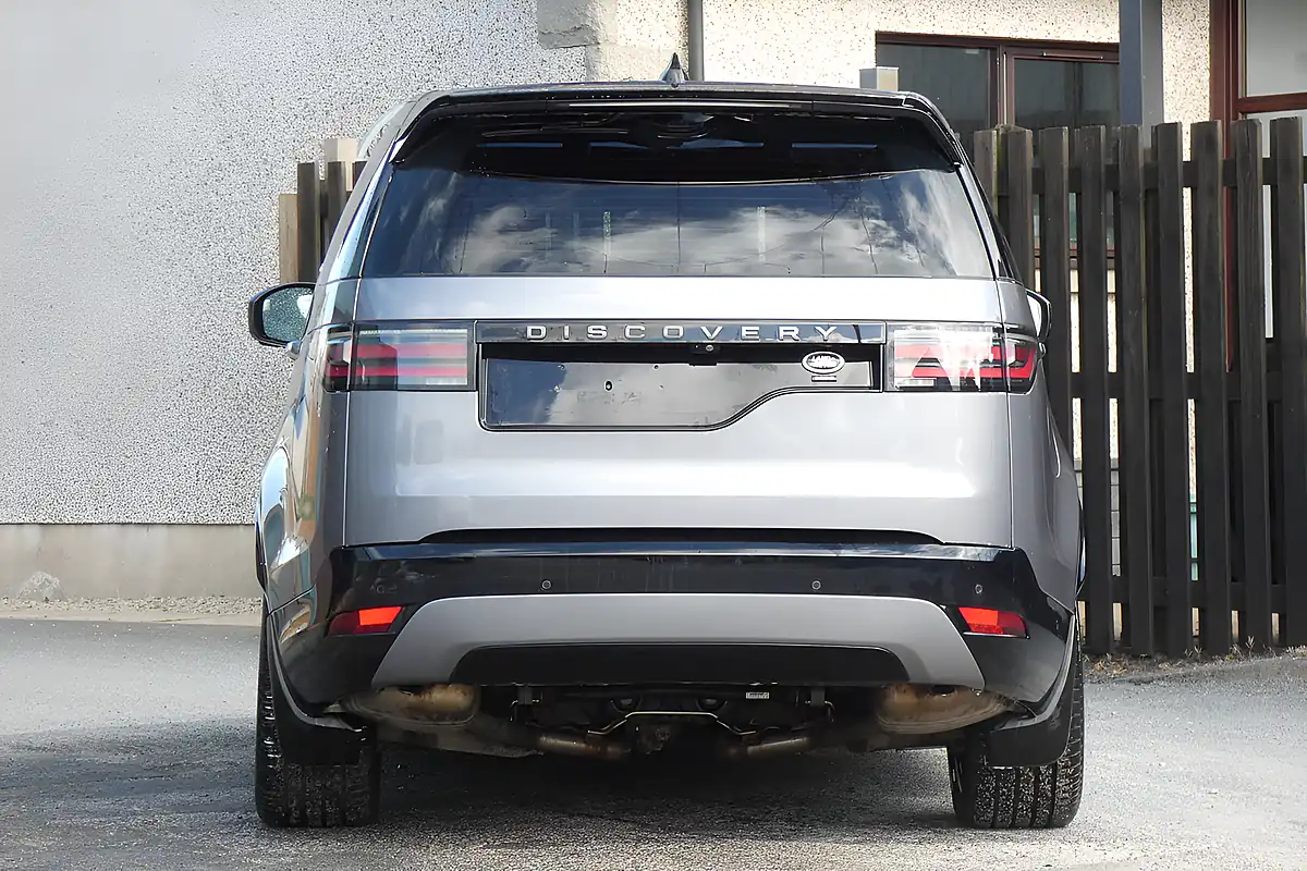 Used 2022 Land Rover Discovery R-Dynamic Se Grey - Interior and Exterior details 3