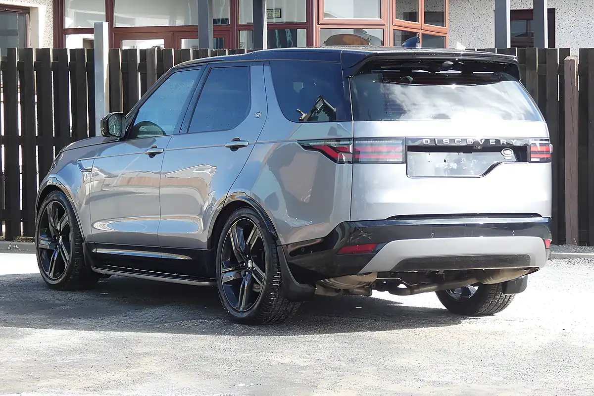Used 2022 Land Rover Discovery R-Dynamic Se Grey - Interior and Exterior details 4
