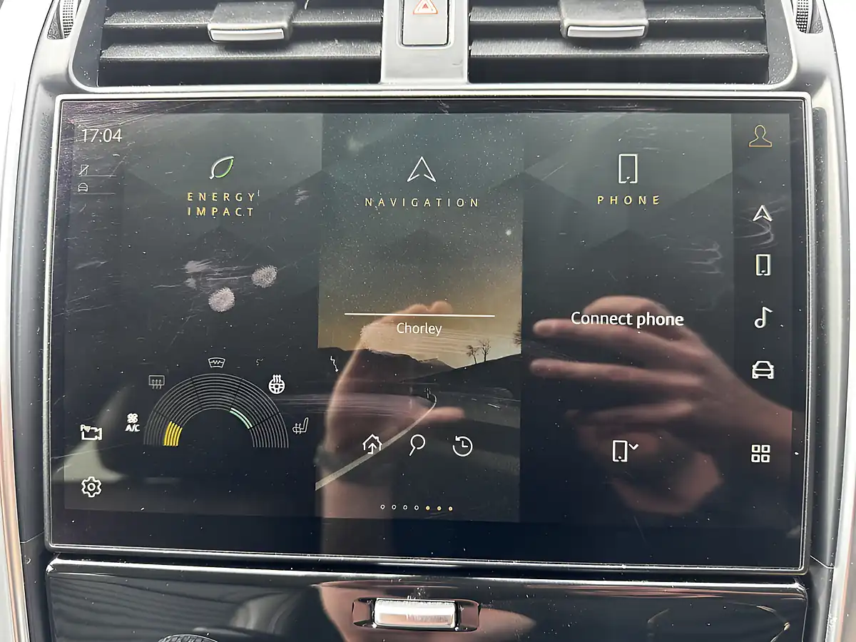 Used 2022 Land Rover Discovery S Black - Interior and Exterior details 15