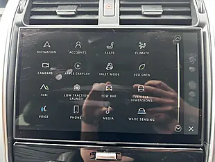 Used 2022 Land Rover Discovery S Black - Interior and Exterior details 17