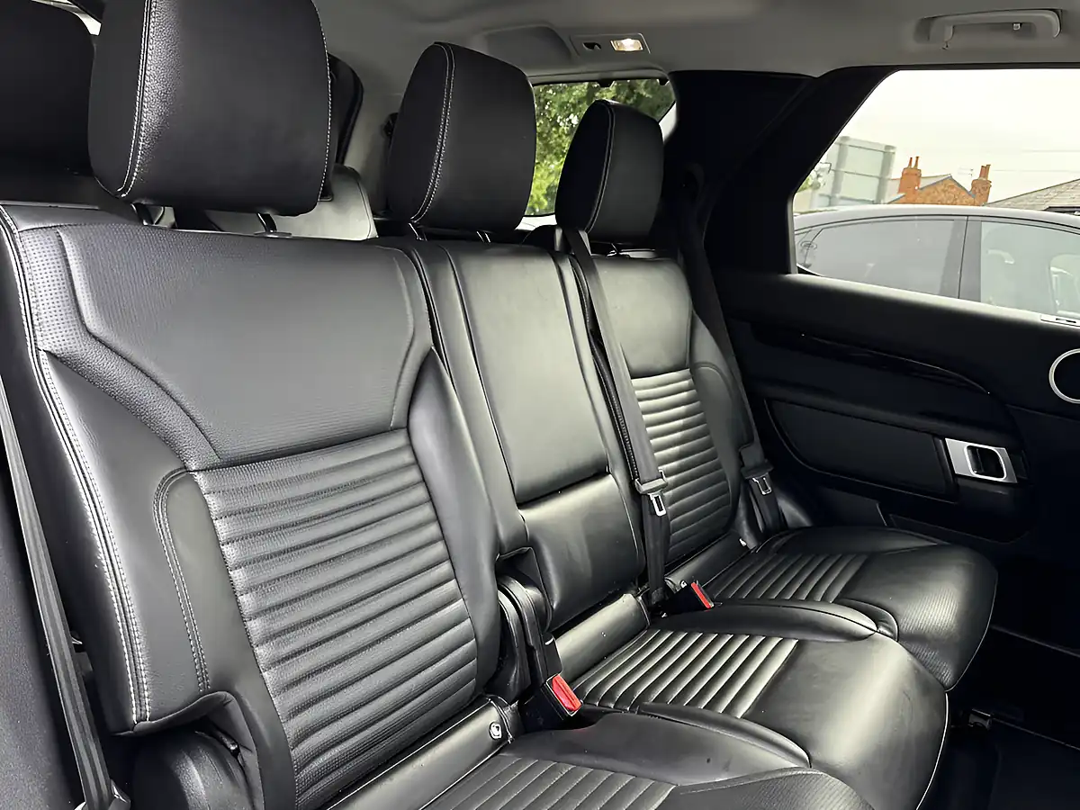 Used 2022 Land Rover Discovery S Black - Interior and Exterior details 18