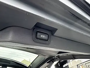 Used 2022 Land Rover Discovery S Black - Interior and Exterior details 19