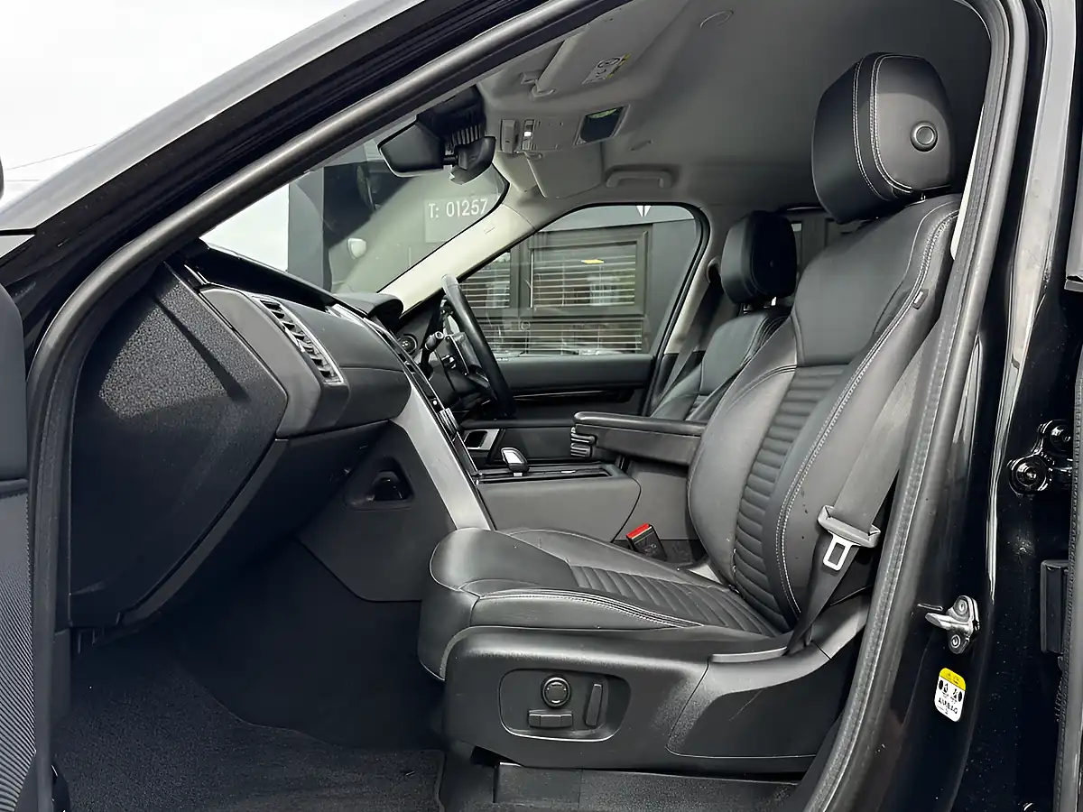 Used 2022 Land Rover Discovery S Black - Interior and Exterior details 20