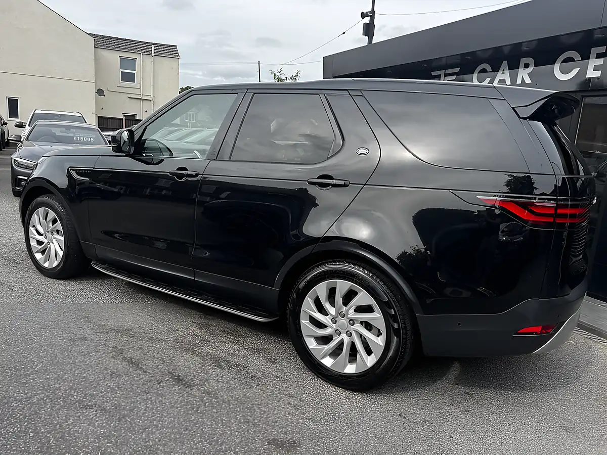 Used 2022 Land Rover Discovery S Black - Interior and Exterior details 4