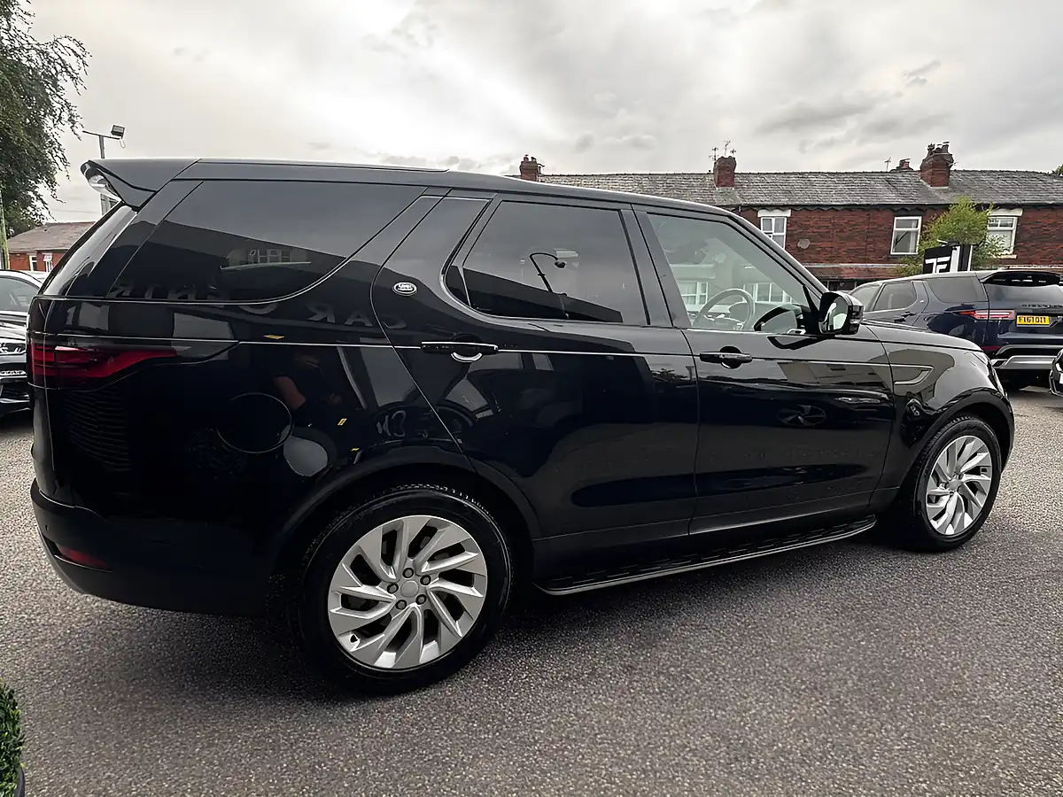 Used 2022 Land Rover Discovery S Black - Interior and Exterior details 9