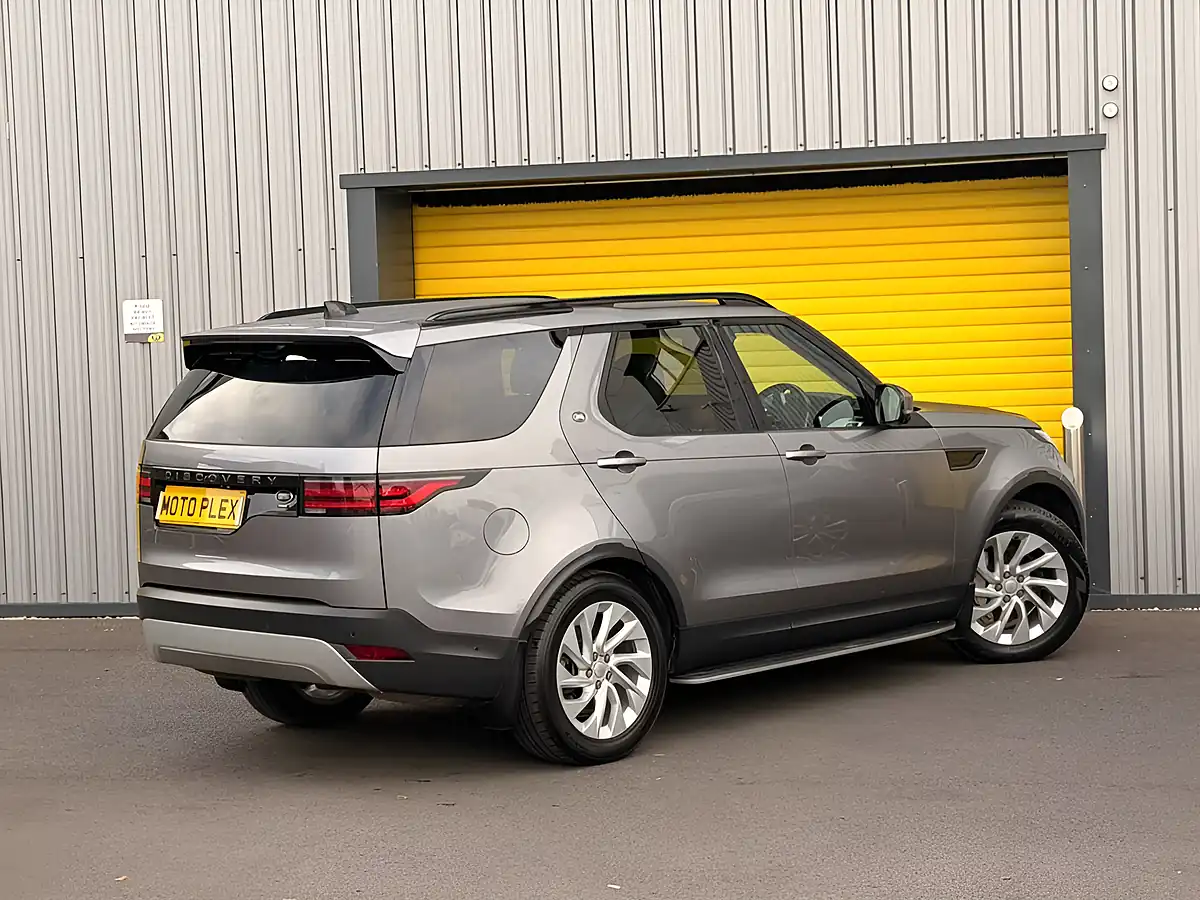 Used 2022 Land Rover Discovery S Grey - Interior and Exterior details 15