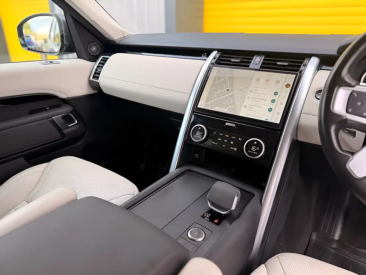 Used 2022 Land Rover Discovery S Grey - Interior and Exterior details 20