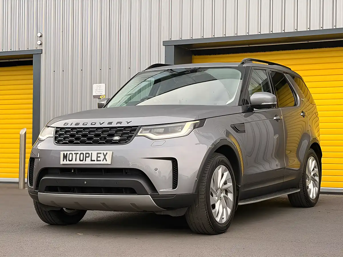 Used 2022 Land Rover Discovery S Grey - Interior and Exterior details 5