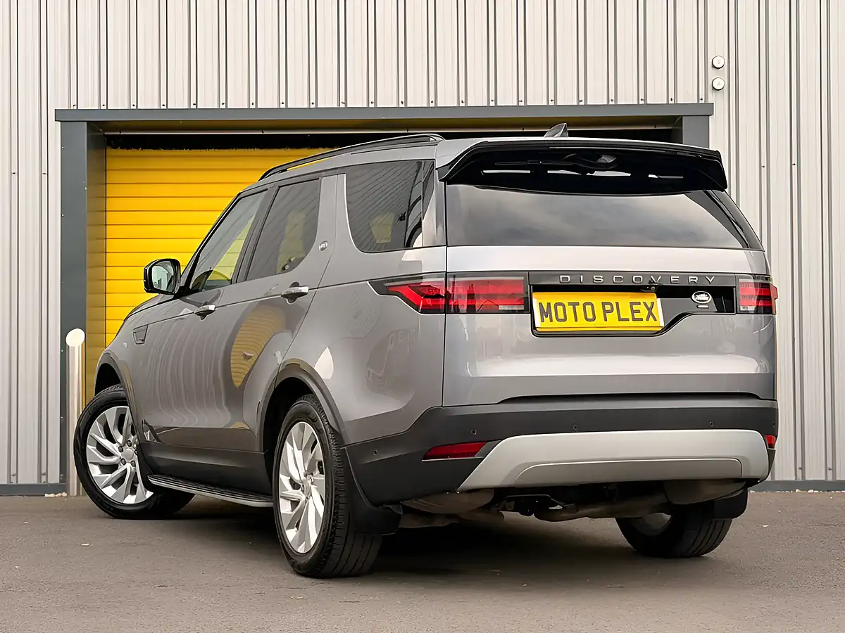 Used 2022 Land Rover Discovery S Grey - Interior and Exterior details 9