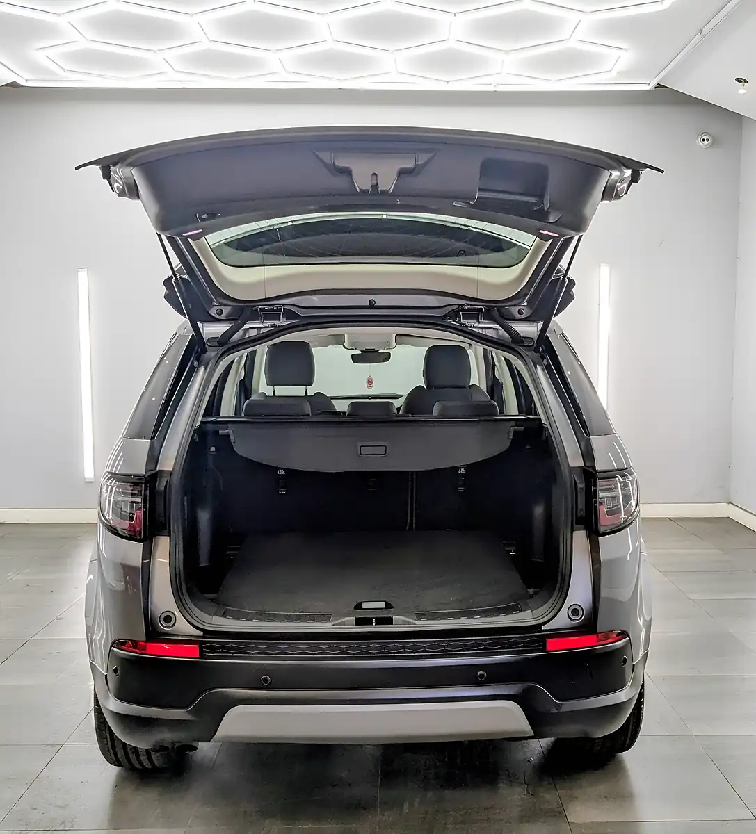 Used 2022 Land Rover Discovery Sport Eiger Grey - Interior and Exterior details 9