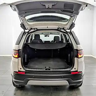 Used 2022 Land Rover Discovery Sport Fuji White - Interior and Exterior details 10