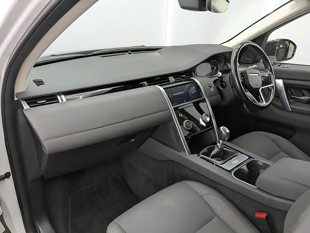 Used 2022 Land Rover Discovery Sport Fuji White - Interior and Exterior details 16