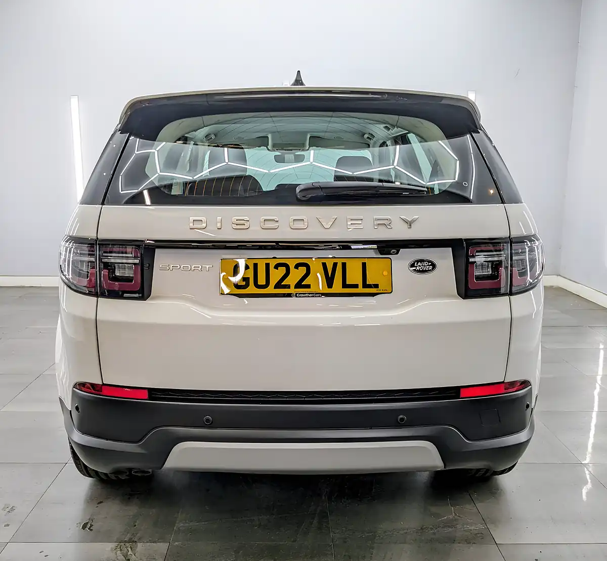 Used 2022 Land Rover Discovery Sport Fuji White - Interior and Exterior details 7
