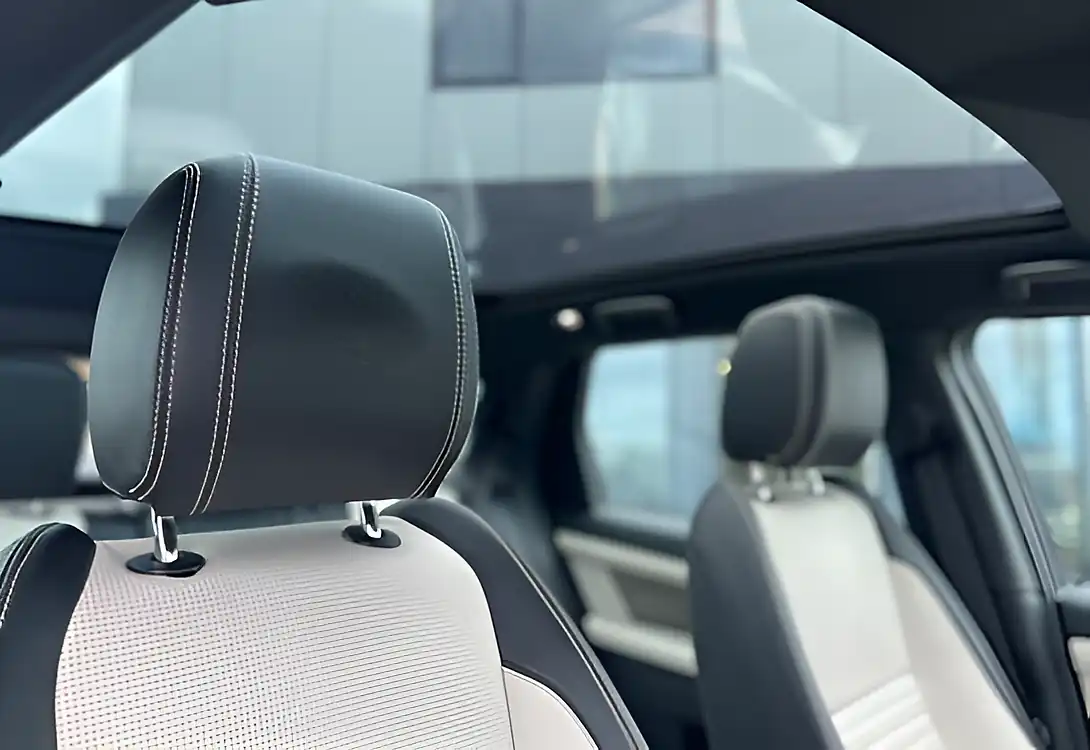 Used 2022 Land Rover Discovery Sport Urban Edition Portofino Blue - Interior and Exterior details 11